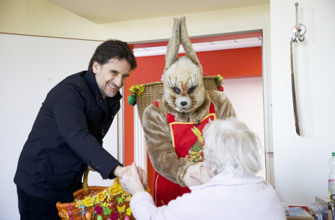 Teaserbild Oliver Mommsen und das Rätsel Ostern